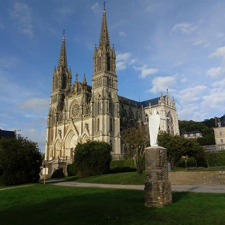 مبيت وإفطار La Chapelle-Montligeon Le Bourgis المظهر الخارجي الصورة